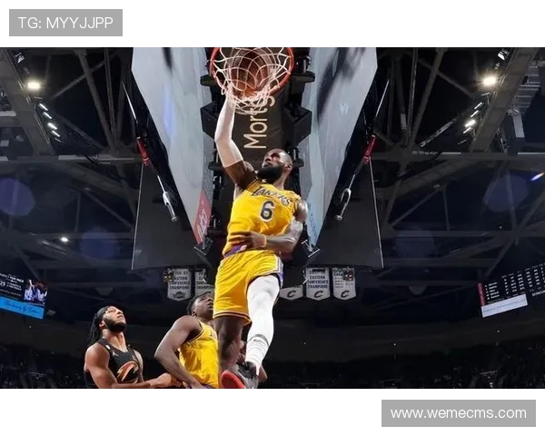 詹姆斯回忆新秀赛季在骑士时的困惑与挑战未能打出能赢的团队篮球 詹姆斯回忆新秀赛季在骑士时的困惑与挑战未能打出能赢的团队篮球