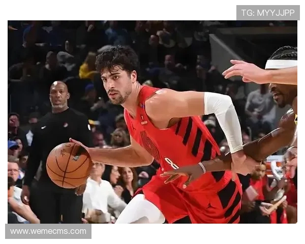 比卢普斯谈卡马拉伤情表示只要他能出场就希望让他为球队而战 比卢普斯谈卡马拉伤情表示只要他能出场就希望让他为球队而战