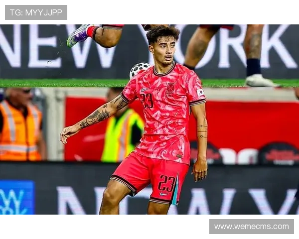 韩国归化球员卡斯特罗普暴力飞铲迪亚斯遭VAR确认直接红牌罚下